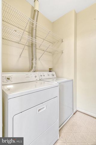 13051 PARK CRESCENT CIR, Herndon, VA 20171