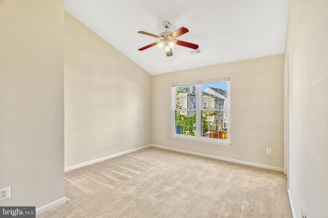 13051 PARK CRESCENT CIR, Herndon, VA 20171