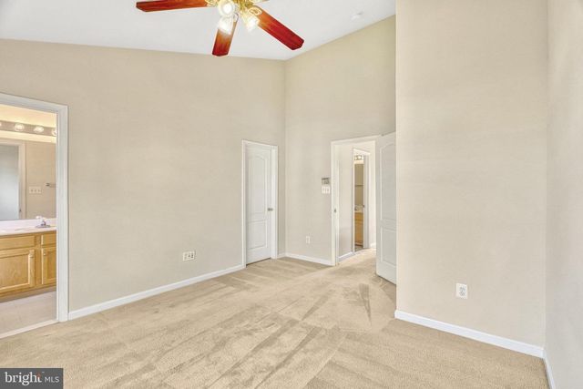 13051 PARK CRESCENT CIR, Herndon, VA 20171