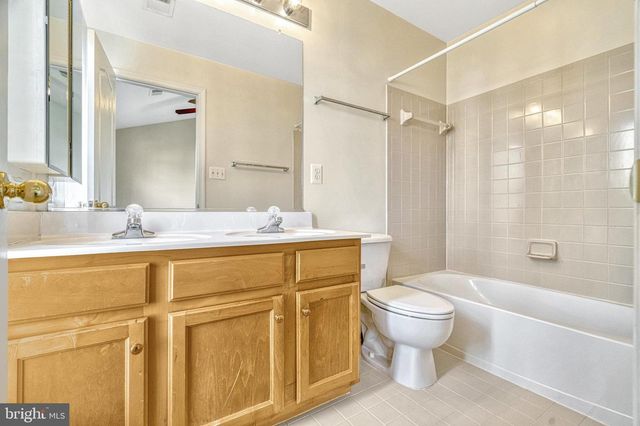 13051 PARK CRESCENT CIR, Herndon, VA 20171