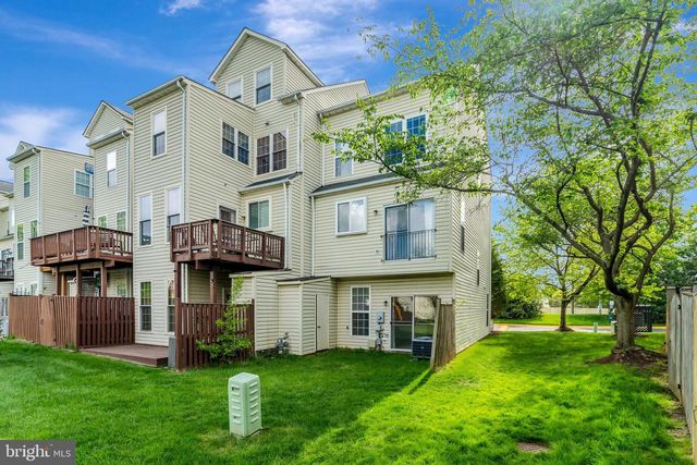13051 PARK CRESCENT CIR, Herndon, VA 20171