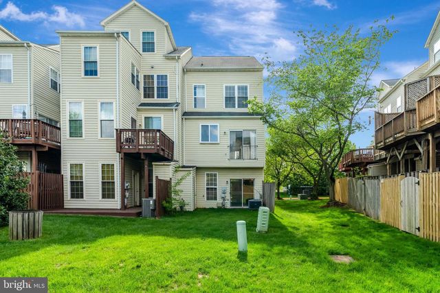 13051 PARK CRESCENT CIR, Herndon, VA 20171