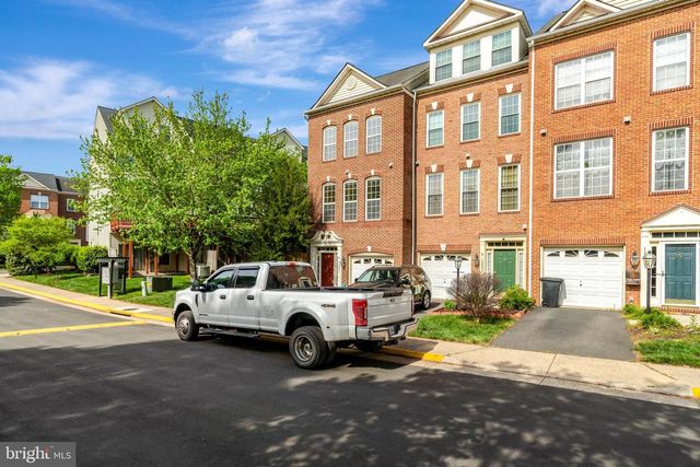 13051 PARK CRESCENT CIR, Herndon, VA 20171