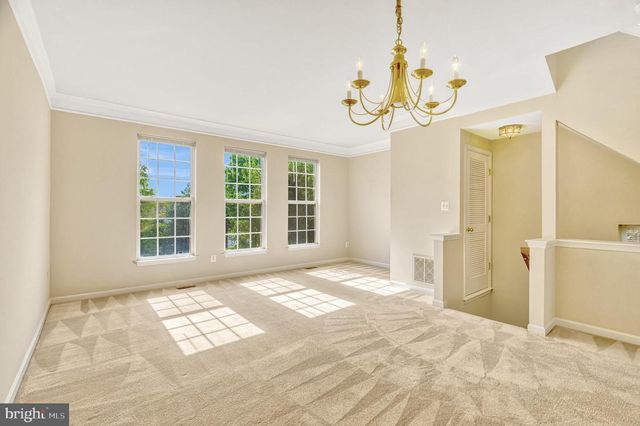 13051 PARK CRESCENT CIR, Herndon, VA 20171