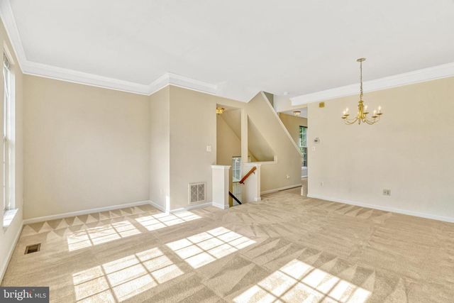 13051 PARK CRESCENT CIR, Herndon, VA 20171