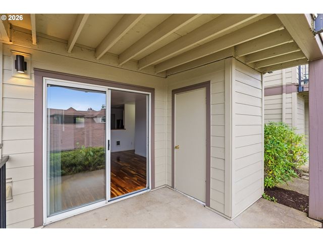 20905 FAWN Ct 34, West Linn, OR 97068