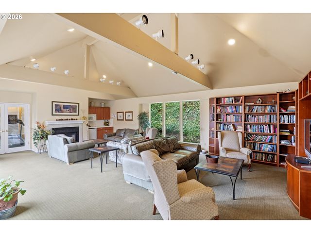 20905 FAWN Ct 34, West Linn, OR 97068