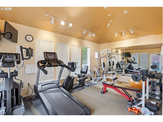 20905 FAWN Ct 34, West Linn, OR 97068