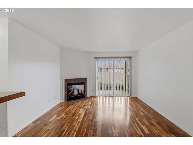 20905 FAWN Ct 34, West Linn, OR 97068