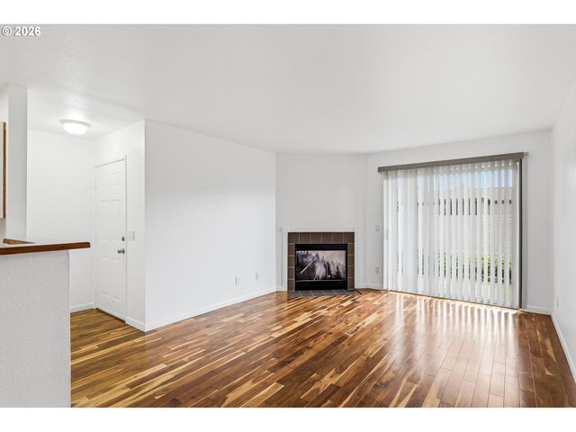 20905 FAWN Ct 34, West Linn, OR 97068