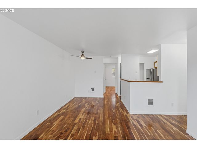 20905 FAWN Ct 34, West Linn, OR 97068