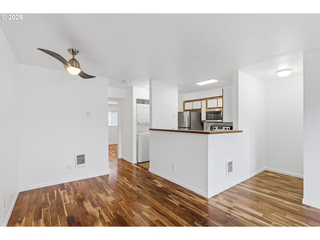 20905 FAWN Ct 34, West Linn, OR 97068