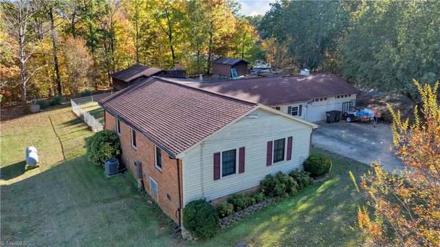 677 Kennedy Country Drive, Asheboro, NC 27205