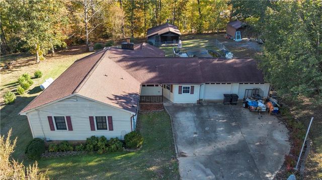 677 Kennedy Country Drive, Asheboro, NC 27205