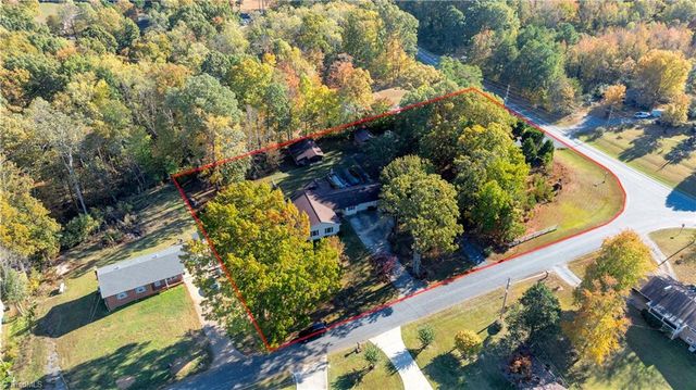 677 Kennedy Country Drive, Asheboro, NC 27205