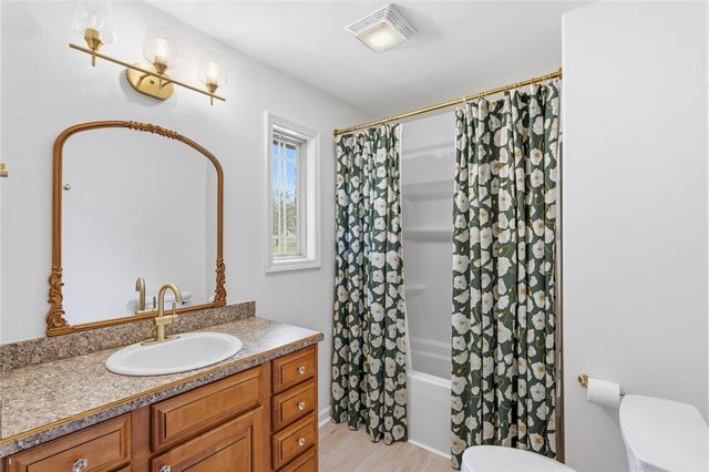 562 Rheas Mill Road, Farmington, AR 72730