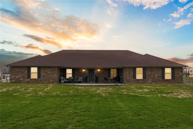 562 Rheas Mill Road, Farmington, AR 72730