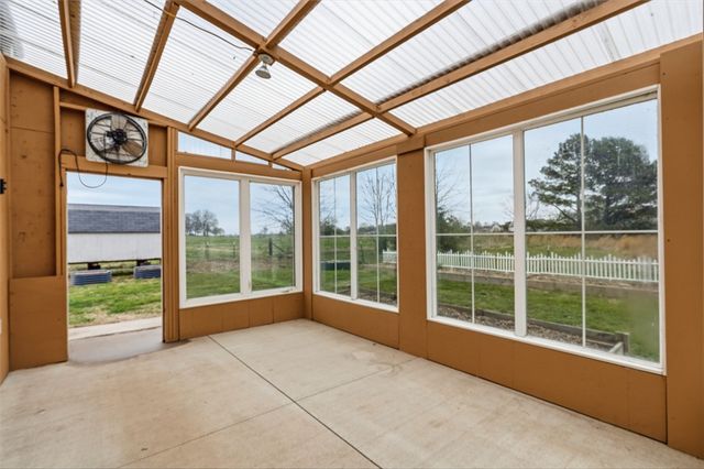 562 Rheas Mill Road, Farmington, AR 72730