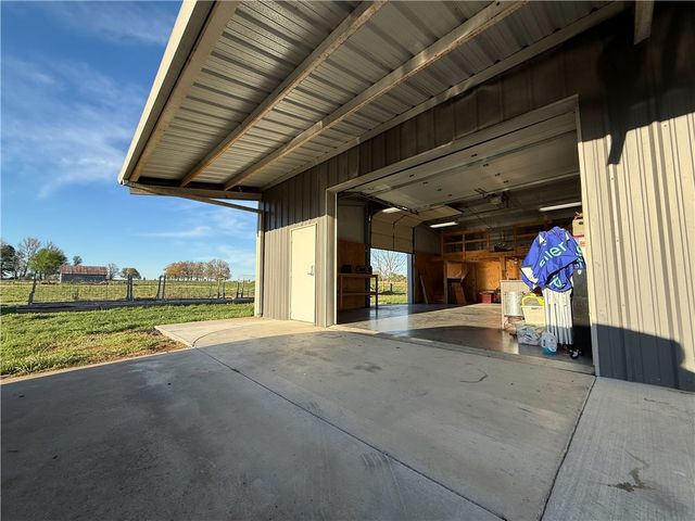 562 Rheas Mill Road, Farmington, AR 72730