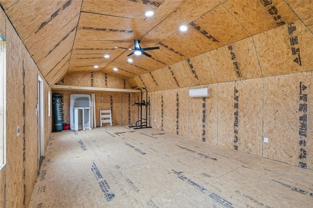 562 Rheas Mill Road, Farmington, AR 72730