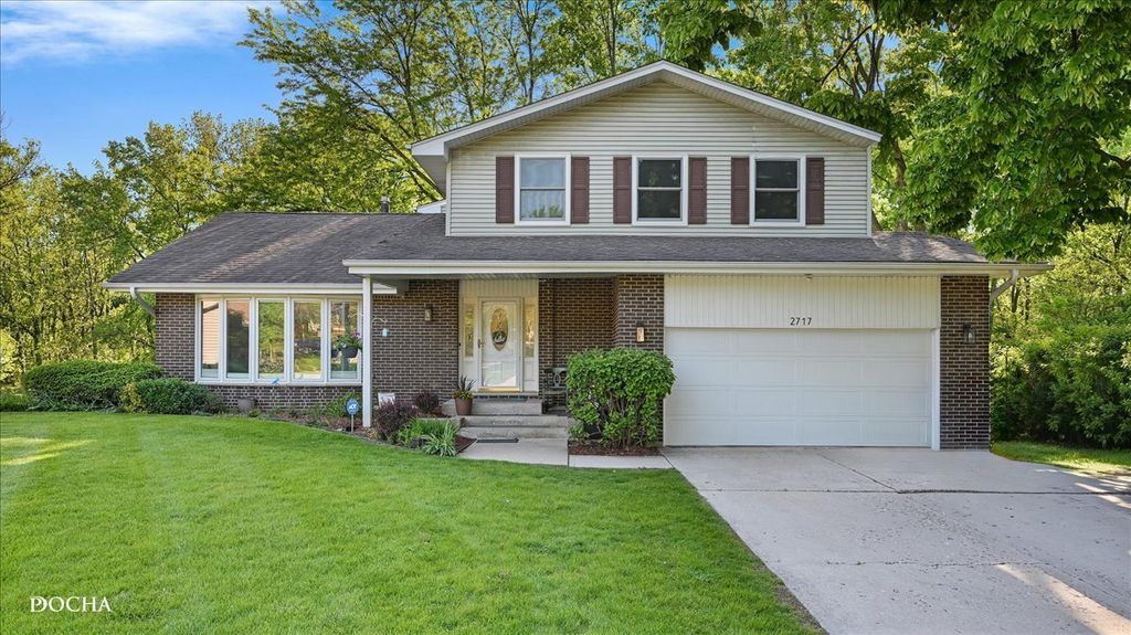 2717 Bordeaux Place, Lisle, IL 60532