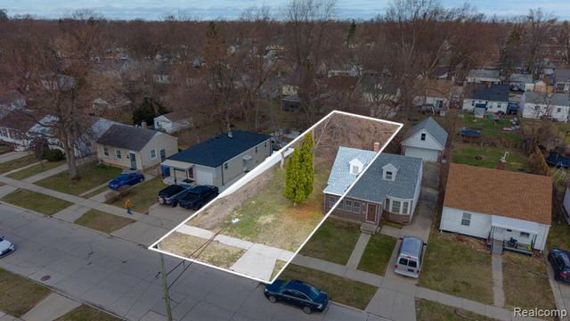 26166 Powers Avenue, Dearborn Heights, MI 48125