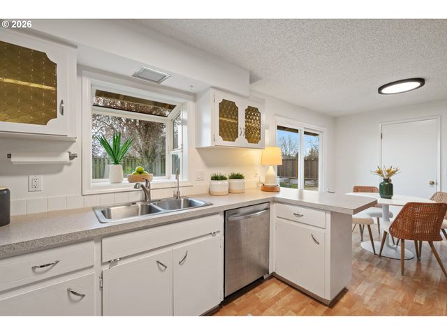 11920 Sw NORTH DAKOTA St, Portland, OR 97223