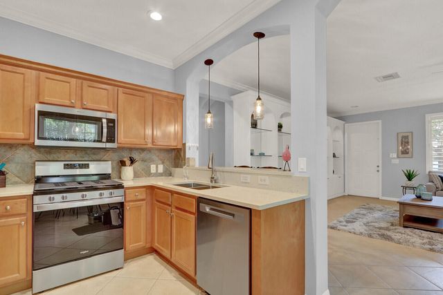196 Evergrene Parkway, Palm Beach Gardens, FL 33410