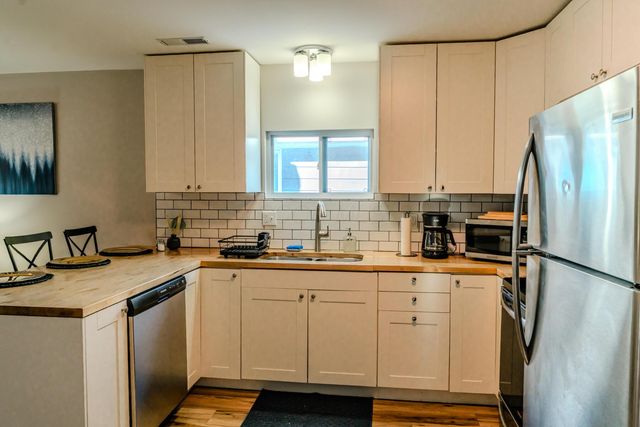1086 Seymour Avenue, Columbus, OH 43206