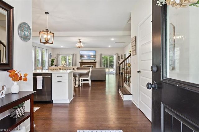 323 Vista Point DR, Hampton, VA 23666