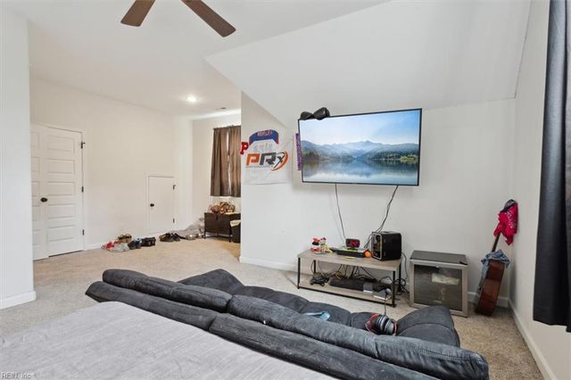 323 Vista Point DR, Hampton, VA 23666