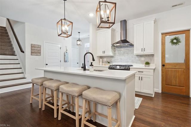 323 Vista Point DR, Hampton, VA 23666
