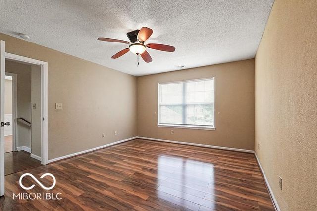 547 Deer Trail Drive, Indianapolis, IN 46217