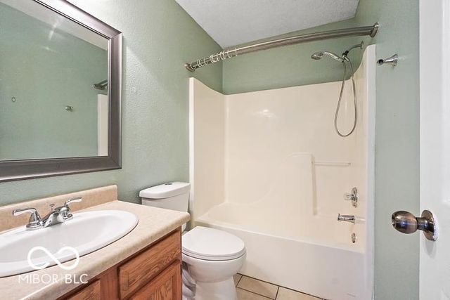 547 Deer Trail Drive, Indianapolis, IN 46217
