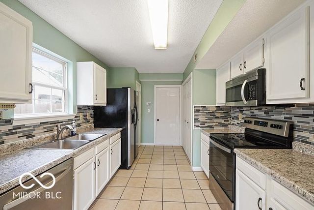 547 Deer Trail Drive, Indianapolis, IN 46217