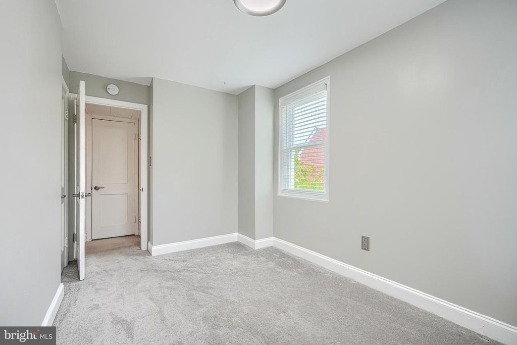 Image 18 of property listing at 3727 EVERGREEN AVE, Baltimore, MD 21206