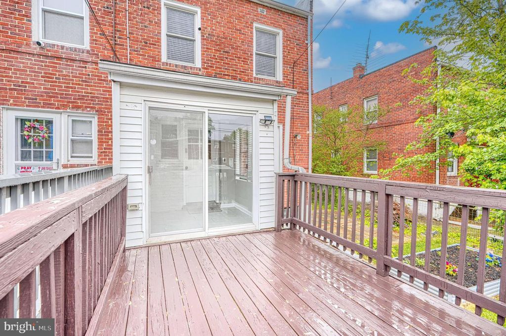 Image 27 of property listing at 3727 EVERGREEN AVE, Baltimore, MD 21206