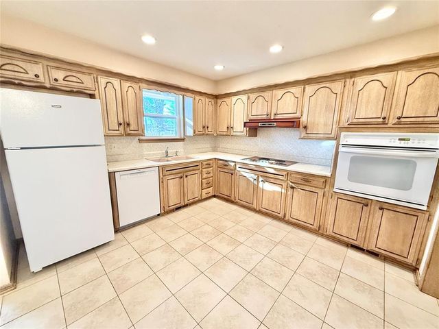 3505 N Ridgewood Drive, Midwest City, OK 73110