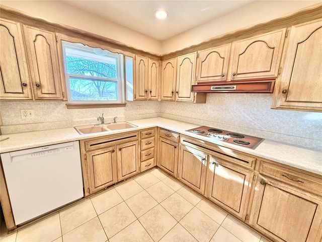 3505 N Ridgewood Drive, Midwest City, OK 73110