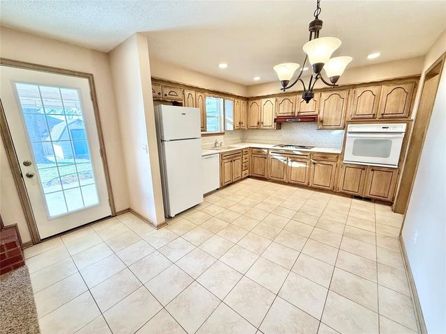 3505 N Ridgewood Drive, Midwest City, OK 73110