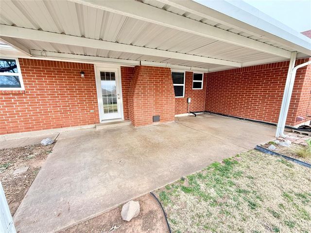 3505 N Ridgewood Drive, Midwest City, OK 73110