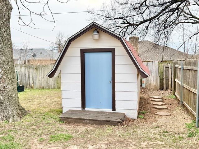 3505 N Ridgewood Drive, Midwest City, OK 73110