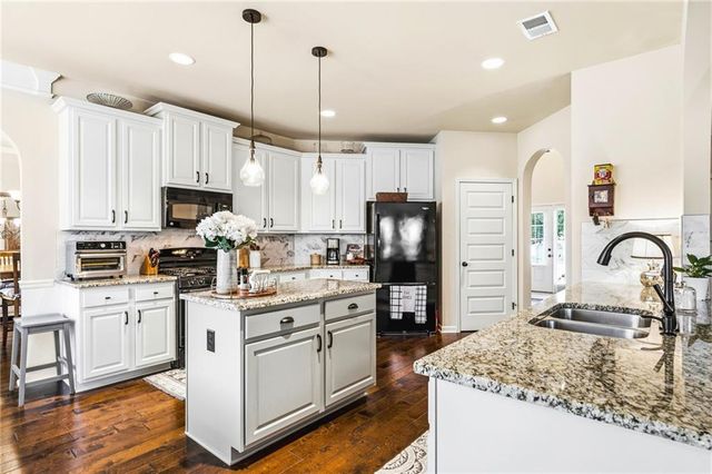 1675 Walking Horse Trail, Cumming, GA 30041