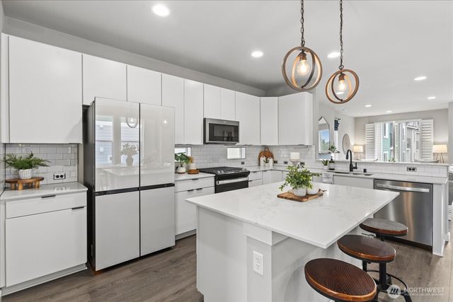 22505 70th Place W, Mountlake Terrace, WA 98043
