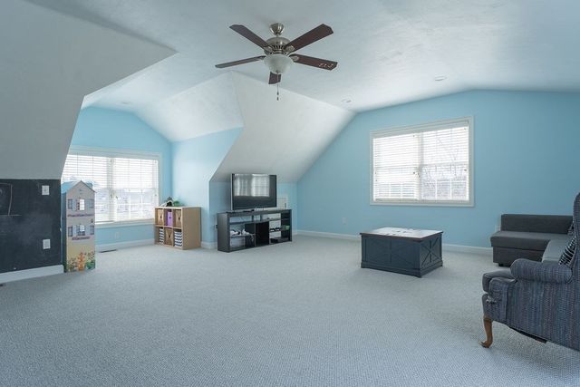 9 White Rd, Mendon, MA 01756