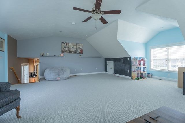 9 White Rd, Mendon, MA 01756