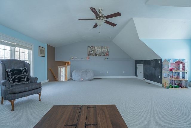 9 White Rd, Mendon, MA 01756