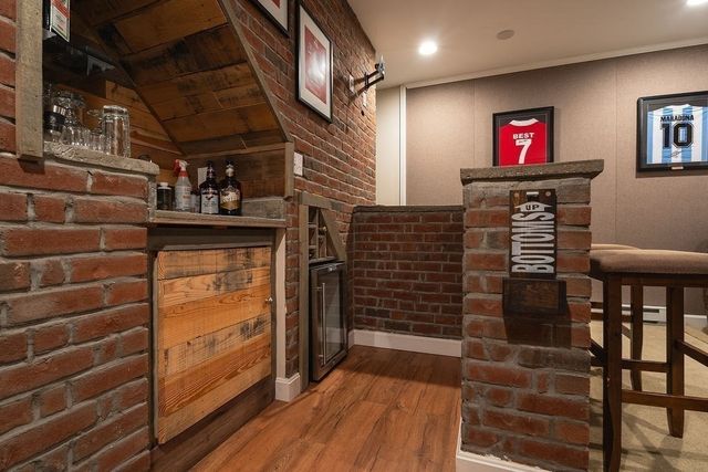 9 White Rd, Mendon, MA 01756