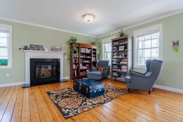 9 White Rd, Mendon, MA 01756