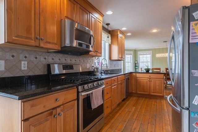 9 White Rd, Mendon, MA 01756